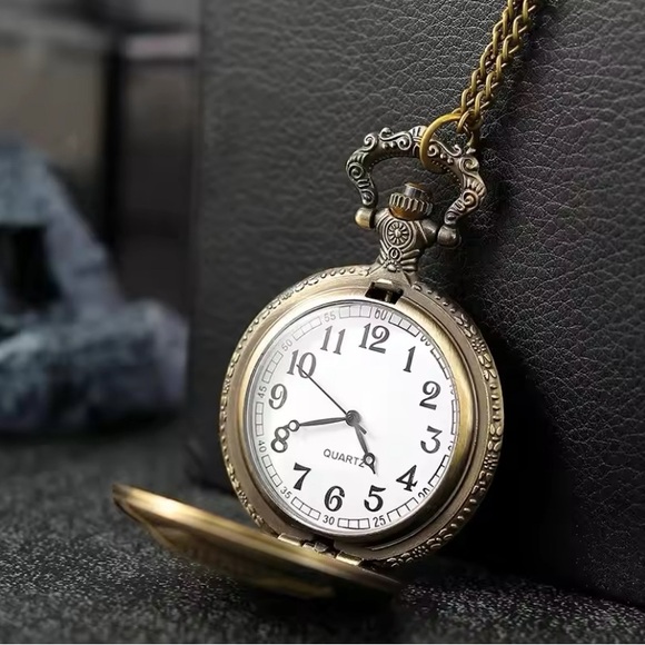 Gold Fish Quartz Pocket Watch - Picture 3 of 8
